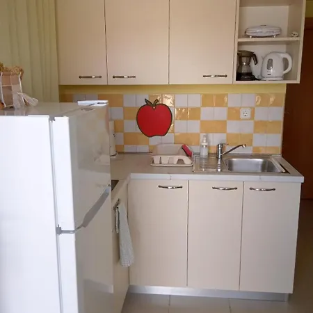 Apartments And Rooms With Parking Space Vrbnik, Krk - 5299 Vrbnik (Primorje-Gorski Kotar)