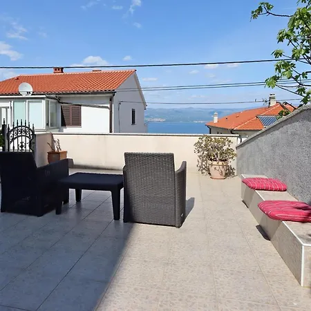 And With Parking Space Vrbnik, Krk - 5299 Maison d'hôtes 3*