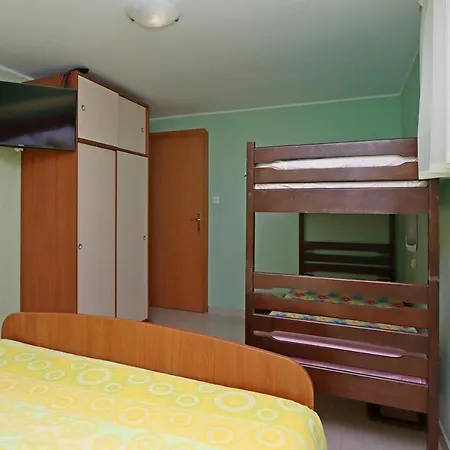 Гостевой дом And With Parking Space - Krk - 5299