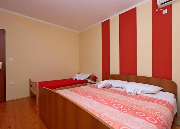 Гостевой дом And With Parking Space - Krk - 5299 3*